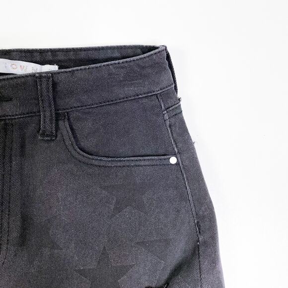 Tinseltown Star Print Distressed High Rise Mom Shorts Black Jean size 7/ 28 NWT - Picture 2 of 8